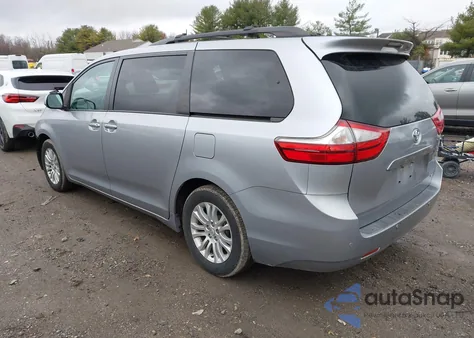 2017 Toyota Sienna Xle Premium 8 Passenger z USA, uszkodzony, nr VIN 5TDYZ3DC2HS777237